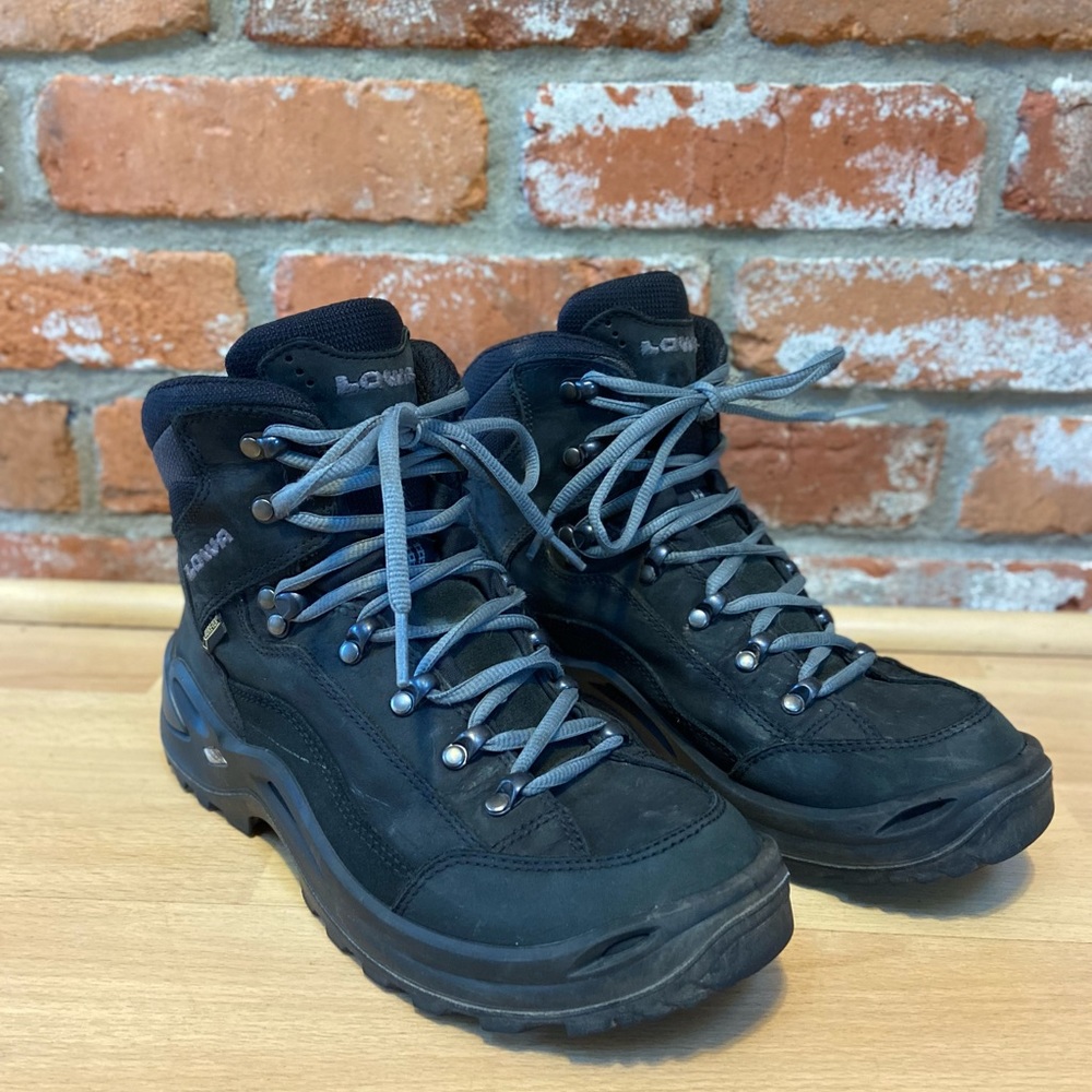 Lowa Renegade Goretex mid hiking boot women’s 9.5